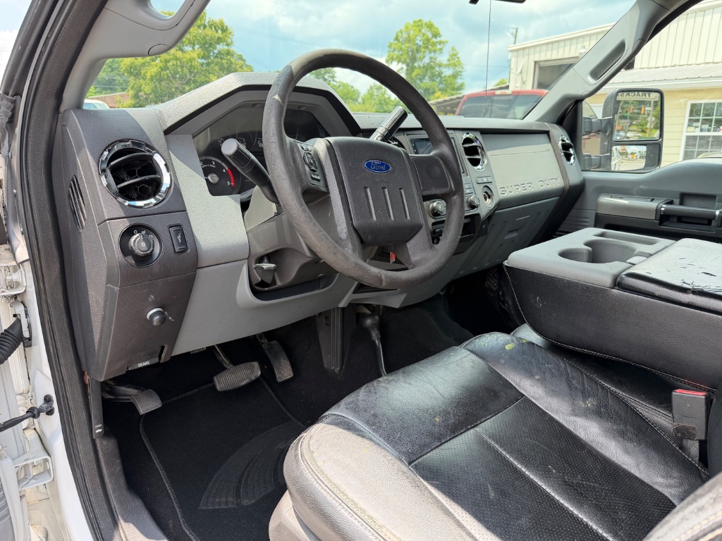 2015 Ford F-350 Super Duty XLT - Photo 13