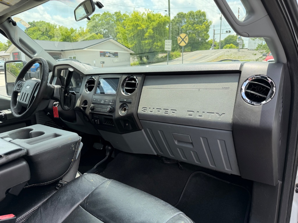 2015 Ford F-350 Super Duty XLT - Photo 18