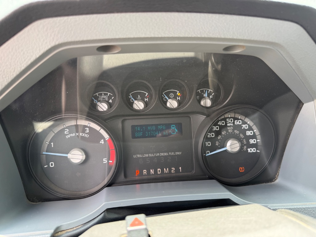 2015 Ford F-350 Super Duty XLT - Photo 14