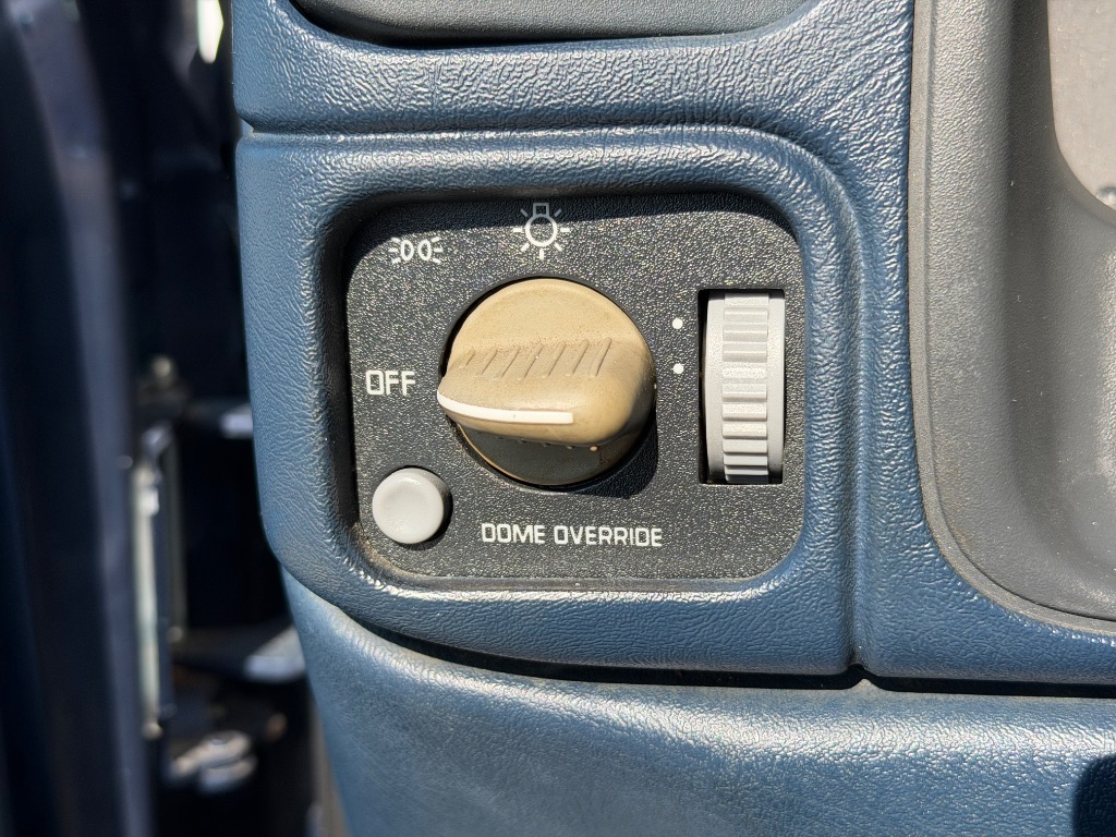 1995 Chevrolet GMT400 - Photo 24