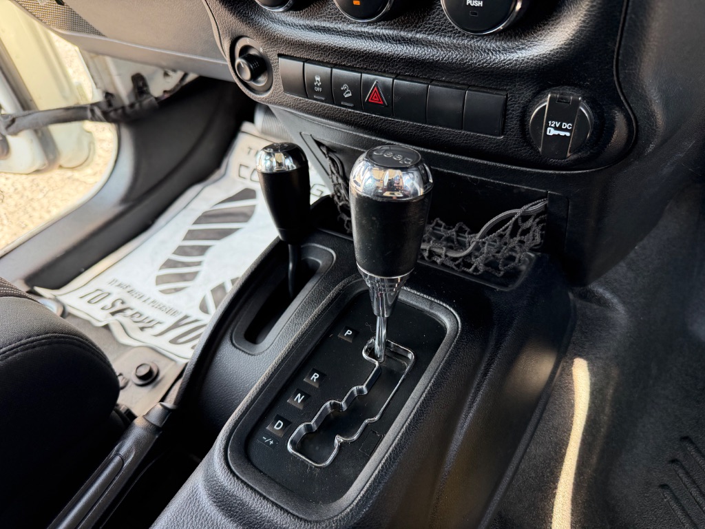 2012 Jeep Wrangler Unlimited Sport - Photo 17